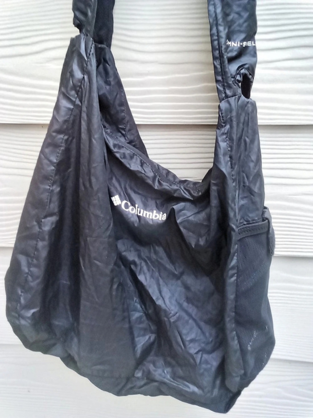 Columbia Black Omni-Shield Shoulder Bag